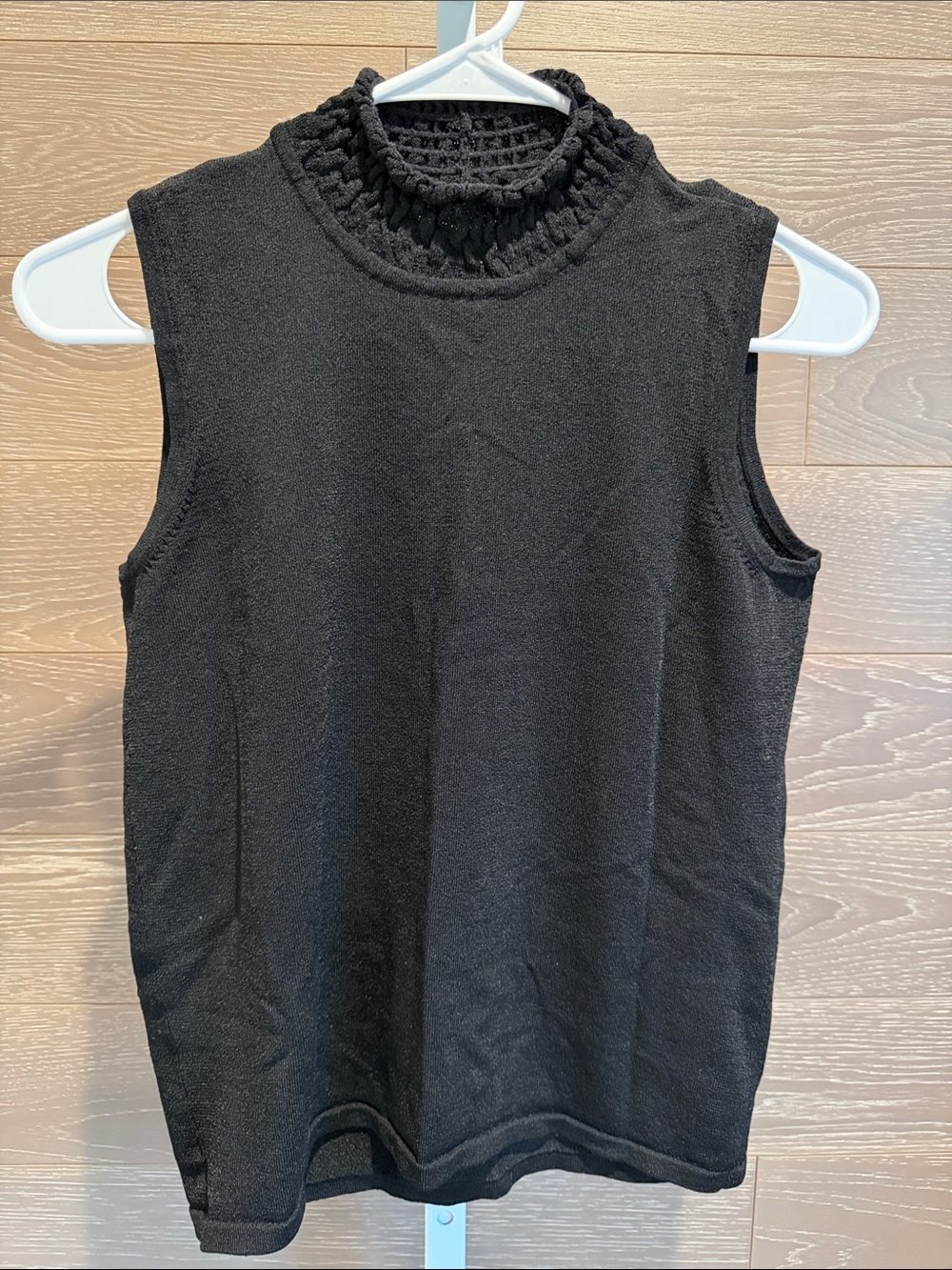 Liz Claiborne Black Sleeveless Knit Mock Neck Tank